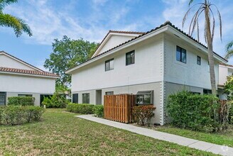 Building Photo - 7890 Lago Del Mar Dr
