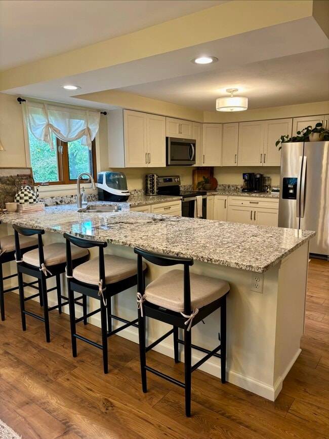 Building Photo - 403 Tamarack St