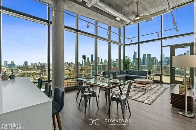 Building Photo - 2 br, 2 bath Apartment - 1010 W Chicago Ave