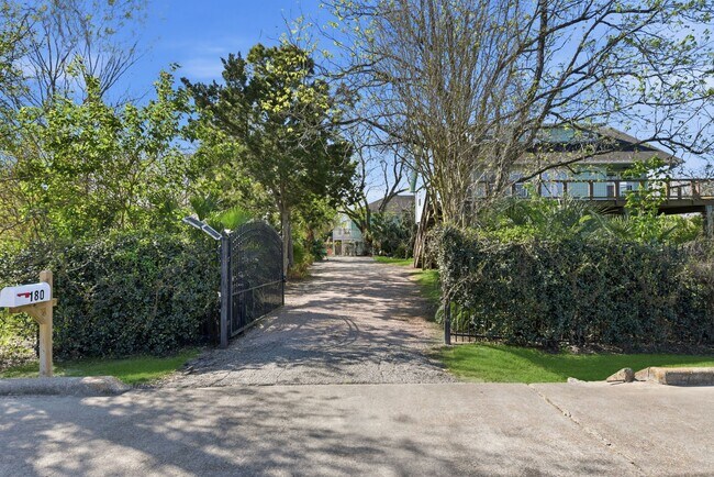 Foto del edificio - 180 Grove Rd