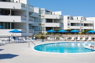 Building Photo - 265 Dune Rd