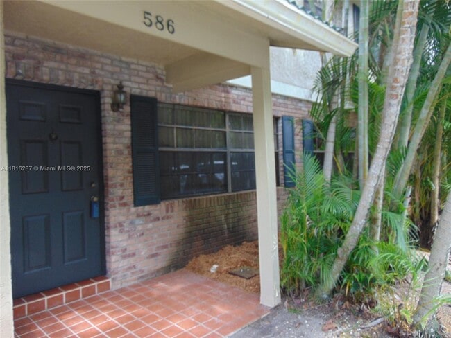 Building Photo - 586 Westree Ln