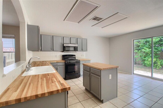 Foto del edificio - 310 Brentwood Dr