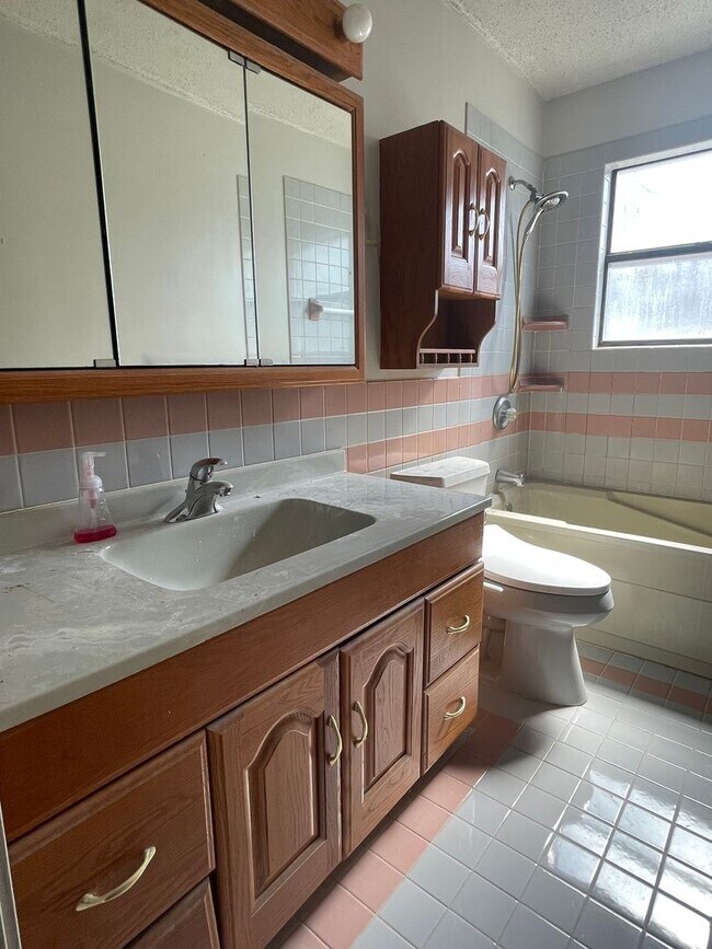 Foto del edificio - Cute remodeled 3Bd 1.5 bath