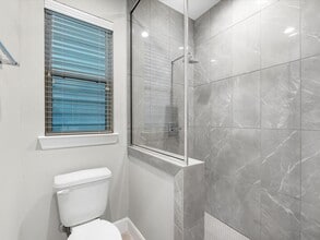 Building Photo - 2727 Clinton Dr