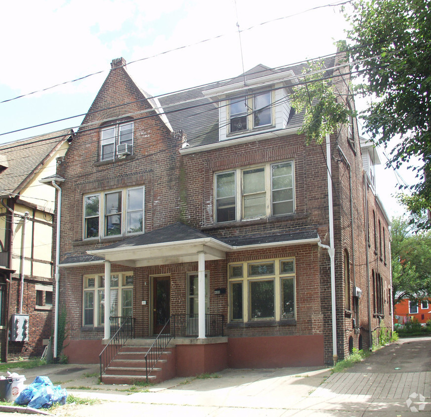 Foto principal - 486-488 S Franklin St