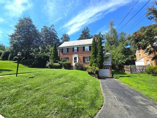 Building Photo - 9422 Locust Hill Rd