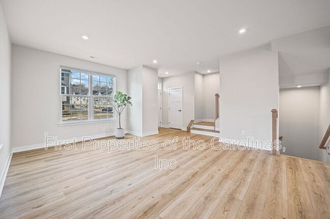 Foto del edificio - 332 Cramerton Mills Pkwy