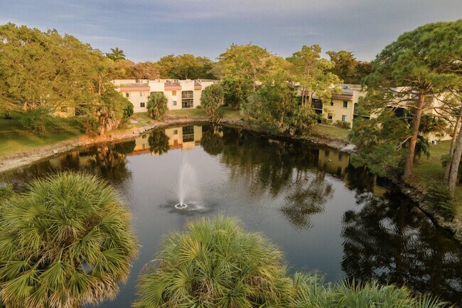 Building Photo - 930 SW 9th St Cir