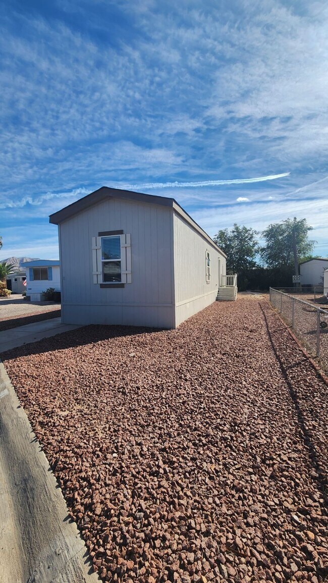 Building Photo - 11 Bon Rea Cir