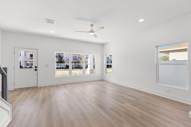 Building Photo - 2525 13th Ave N