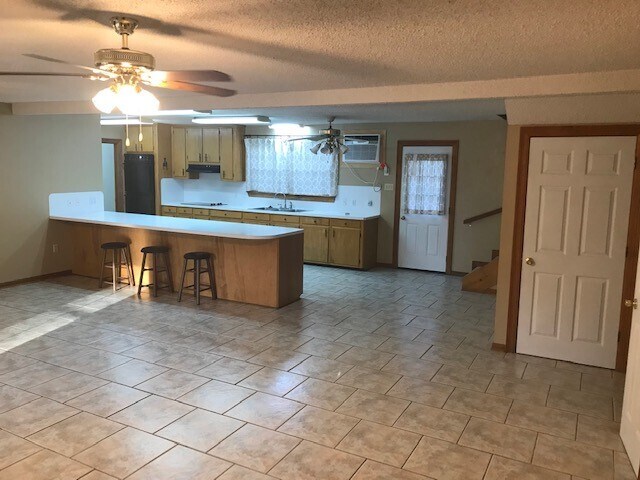 OPEN LIVING AREA - 30760 Knight Dr
