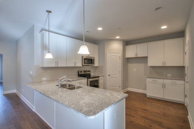 Foto del edificio - Well appointed Townhome