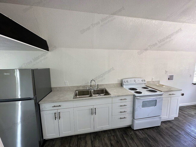 Building Photo - 260 Lark Meadow Dr