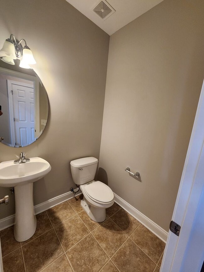 Building Photo - Charleston Style Home In Matthews