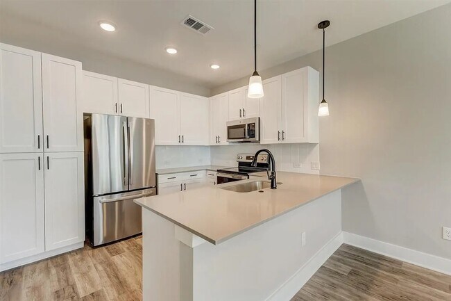 Foto del edificio - 4517 Pantheon Way, Denton, TX 76208 - 3 BR...