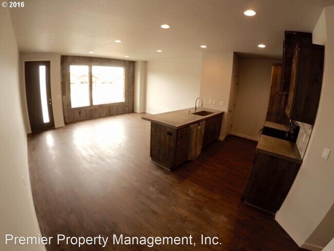 Building Photo - 3 br, 2.5 bath House - 179 N. 44th Pl