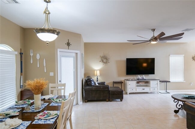 Building Photo - 15433 Cruiser St