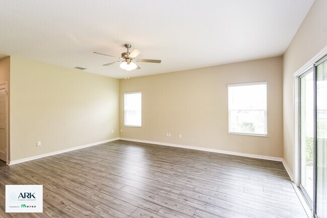 Foto del edificio - 337 Fellbrook Dr