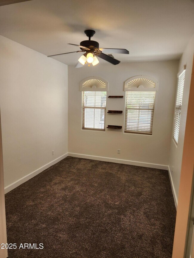 Foto del edificio - 3502 E Liberty Ln