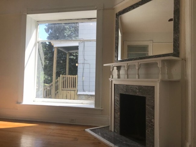 Foto del edificio - 2527 N Murray Ave