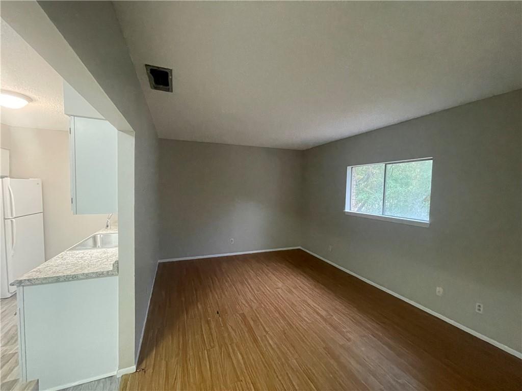 Primary Photo - 1099 Linde Ave