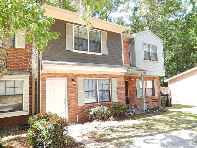 Foto del edificio - LOVELY 2/1.5 NW Twn w/ Granite Counters, Deck, Fenced Yard, & More! $1275/month Avail August 1st!