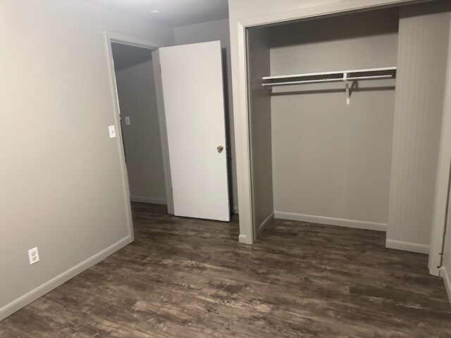 Foto del edificio - 220 W 6th Ave