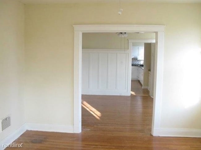 Building Photo - 3 br, 2 bath Apartment - 2422 Broadway Street