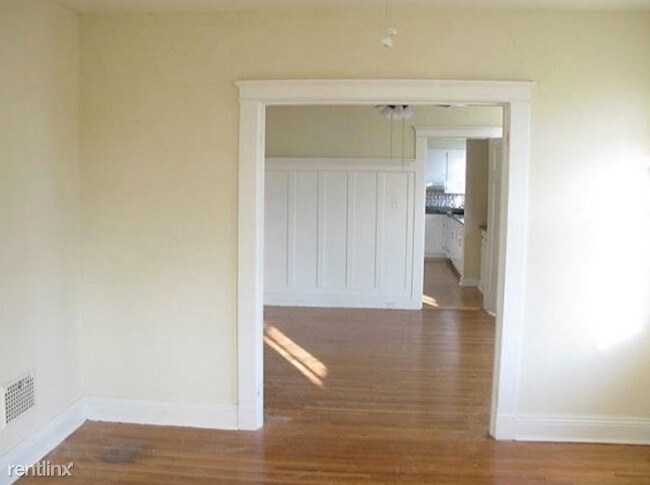 Foto del edificio - 3 br, 2 bath Apartment - 2422 Broadway Street