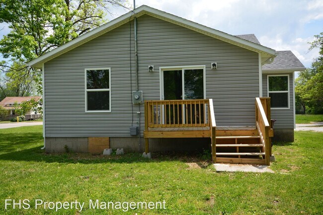 Building Photo - 3 br, 2 bath House - 1107 W. Locust Street