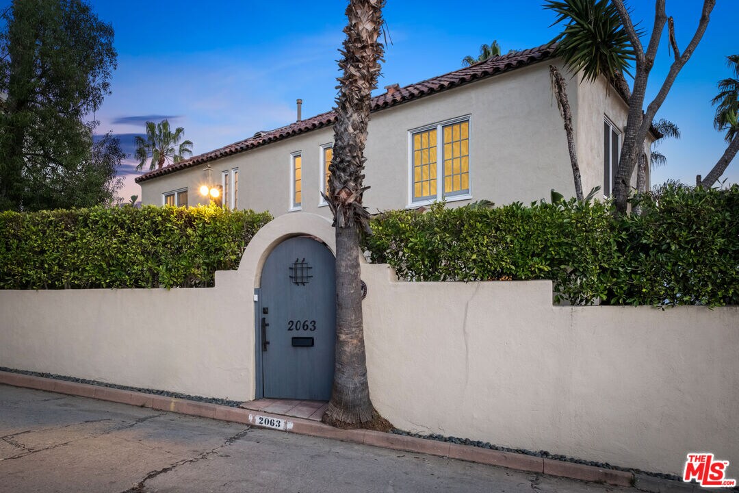 Foto principal - 2063 Grace Ave