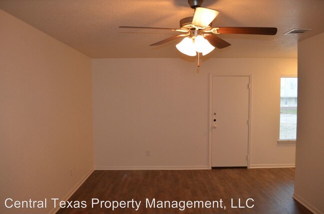 Building Photo - 302 Elbert Ln