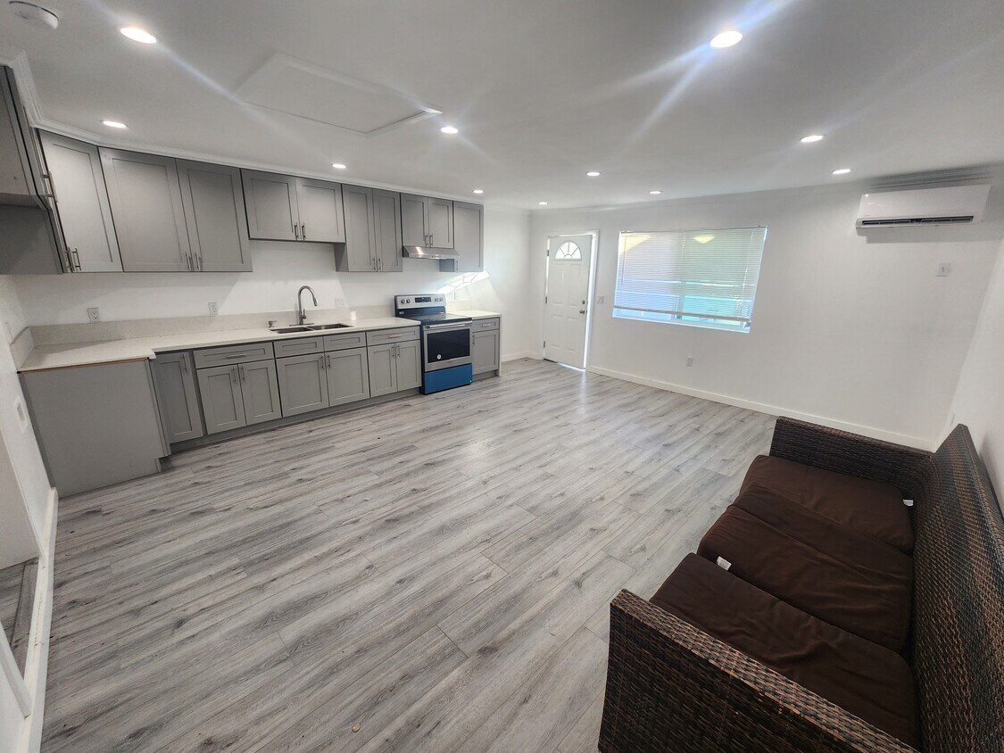 Foto principal - 5107 Mammoth Ave