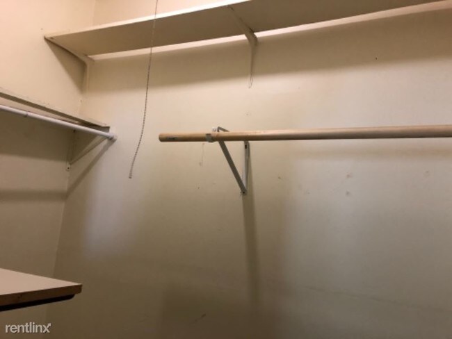 Building Photo - Studio, 1 bath Apartment - 2718 2nd Ave South