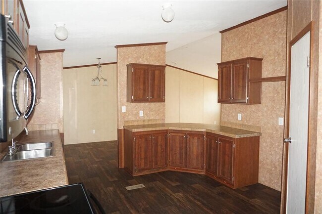 Building Photo - 3815 Sunrise Ln
