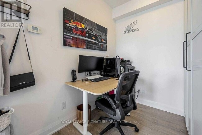 Building Photo - 36 Park Lawn Rd