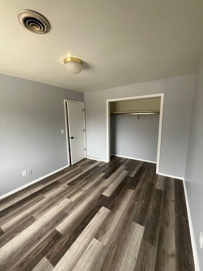 Building Photo - 3703 Parkway Blvd