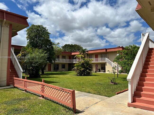 Foto del edificio - 12821 SW 43rd Dr