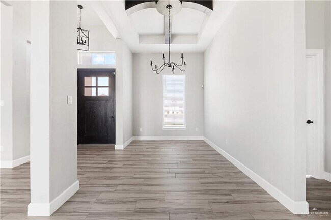 Building Photo - 16 Rabbit Run Ave