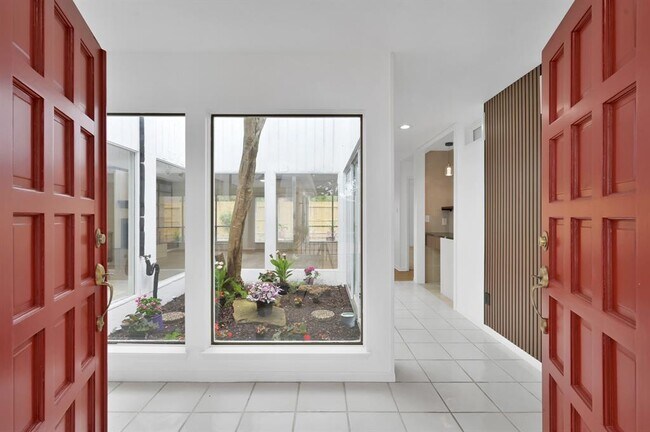 Building Photo - 12326 Rocky Knoll Dr