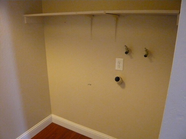 Foto del edificio - 2112 Colfax St