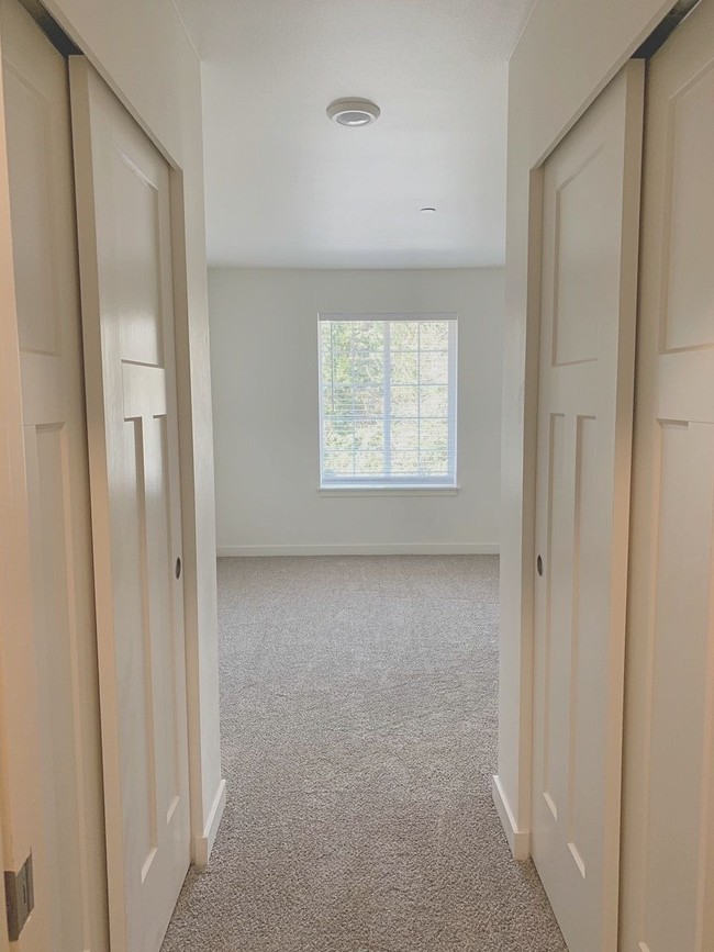 Building Photo - 18727 Blueberry Ln