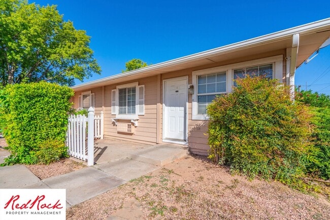 Foto del edificio - Welcoming 2-Bed, 1-Bath Home in a Great Lo...