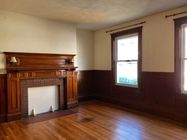 Building Photo - 20 St Lukes Rd