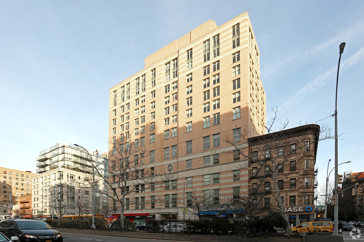 Foto del edificio - 2828 Broadway