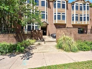 Building Photo - 2802 Nueces St