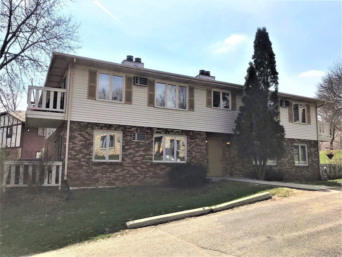 10 Mesa Ct Unit 1, Madison, WI 53719 Room for Rent in Madison, WI