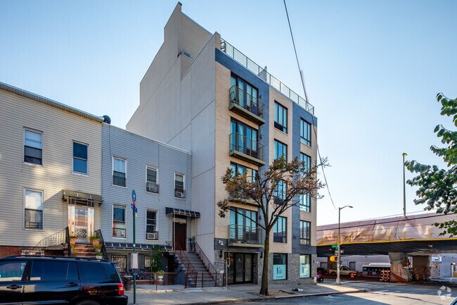 Building Photo - 314 52nd St
