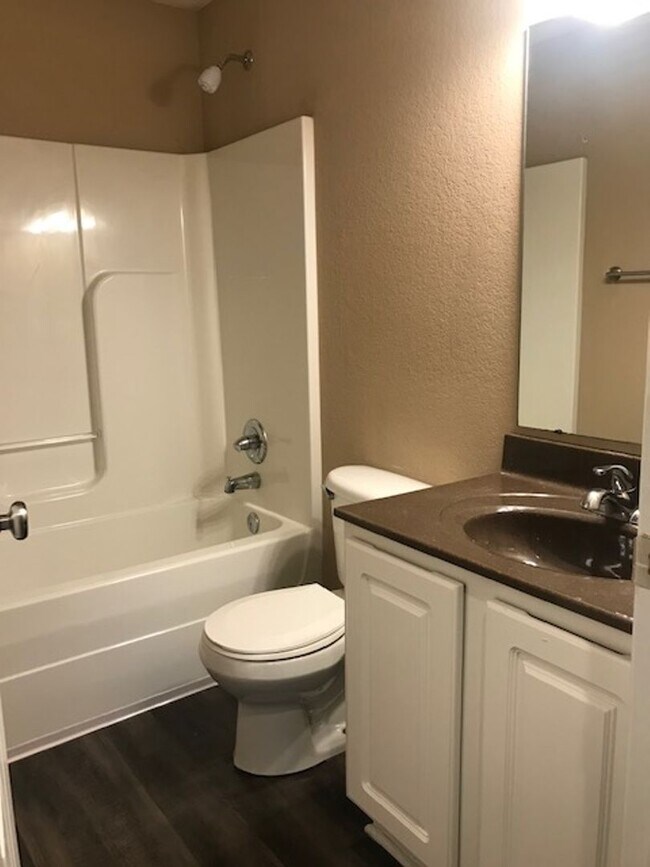 Foto del edificio - 1700 Tennessee St